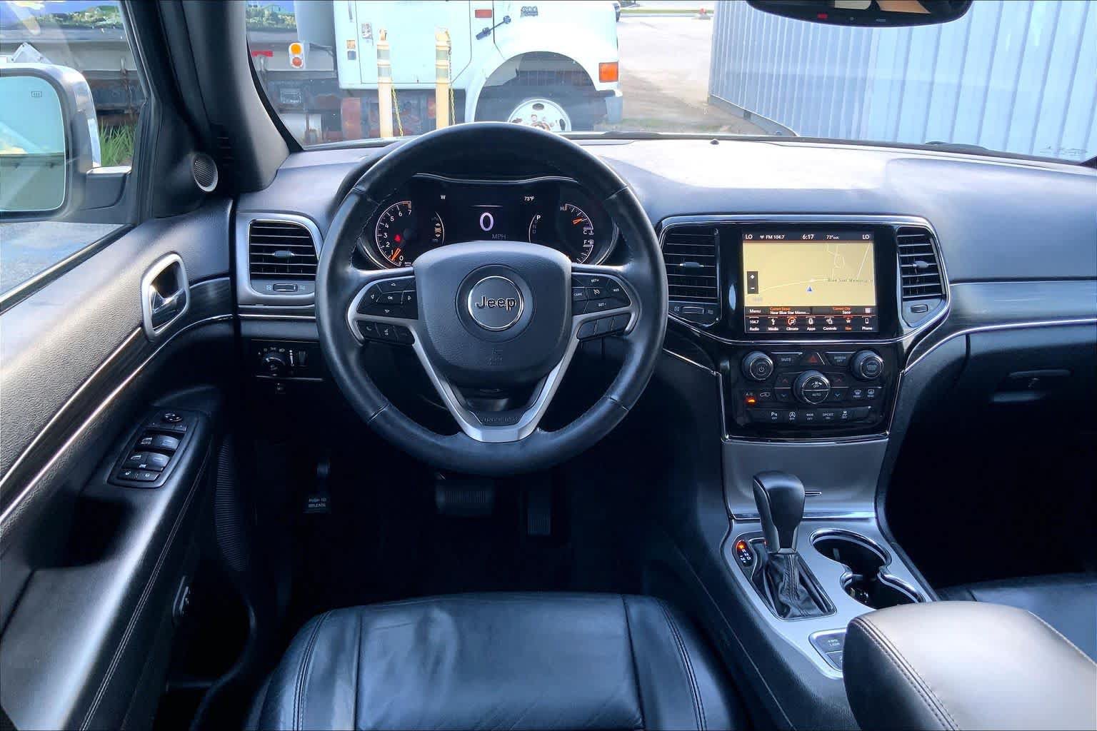 Used 2019 Jeep Grand Cherokee Limited AWD/4WD image 6
