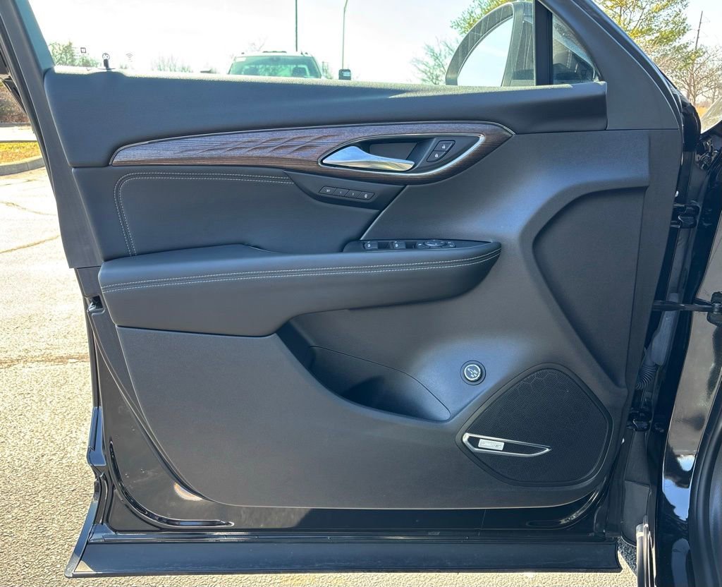 Used 2023 Buick Envision Avenir image 12