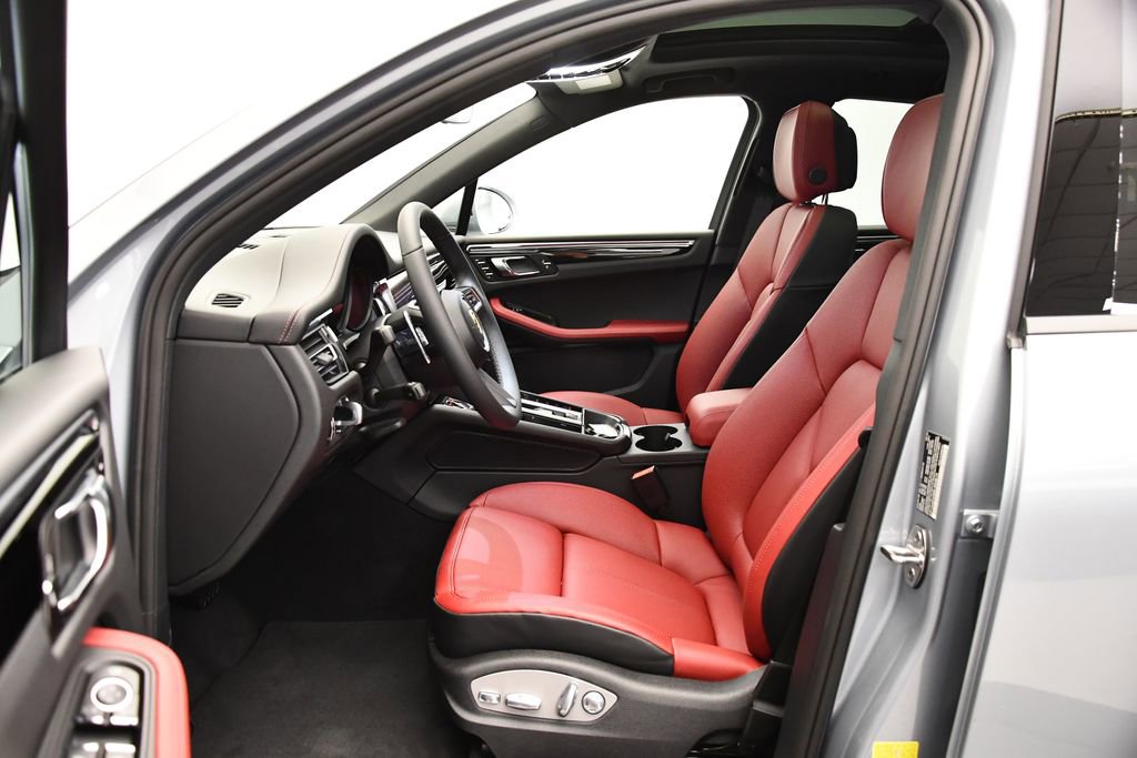Used 2025 Porsche Macan Turbo image 41