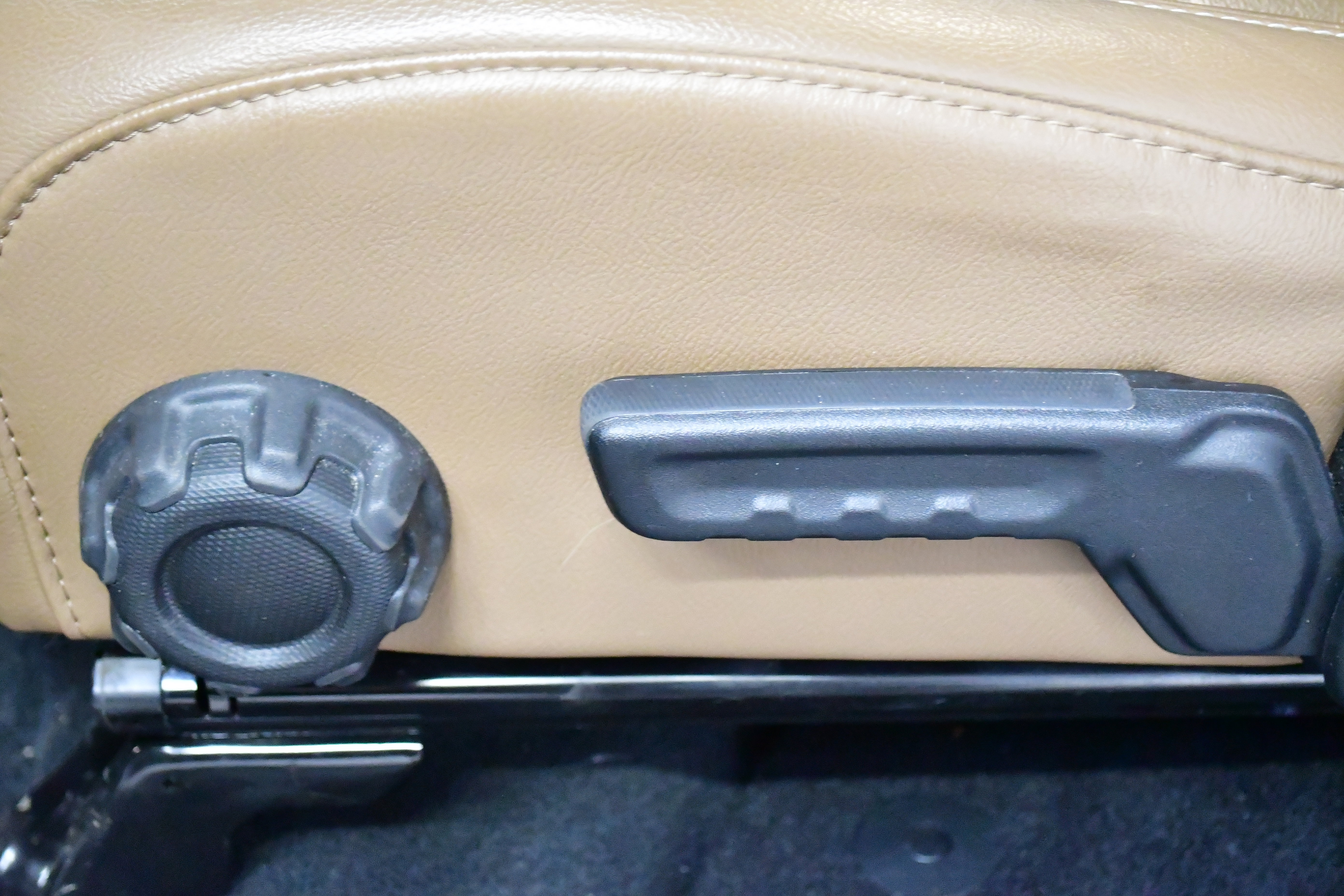 Used 2022 Jeep Wrangler Unlimited Sahara w/ Cold Weather Group image 21