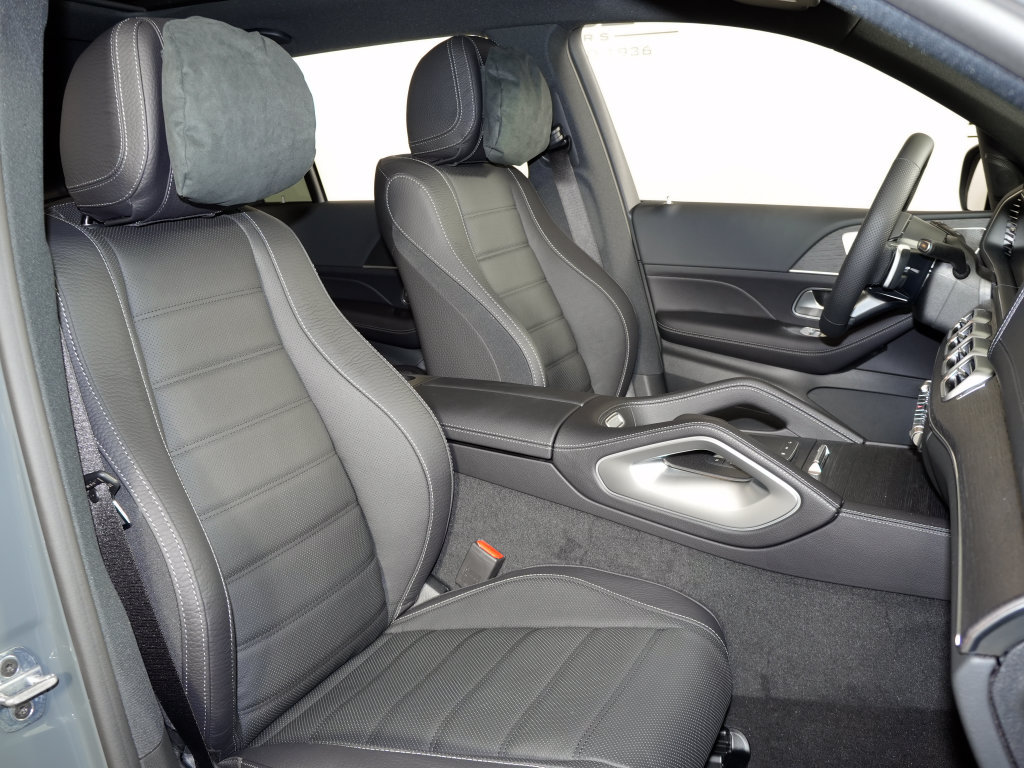 Certified 2026 Mercedes-Benz GLS 450 4MATIC image 13