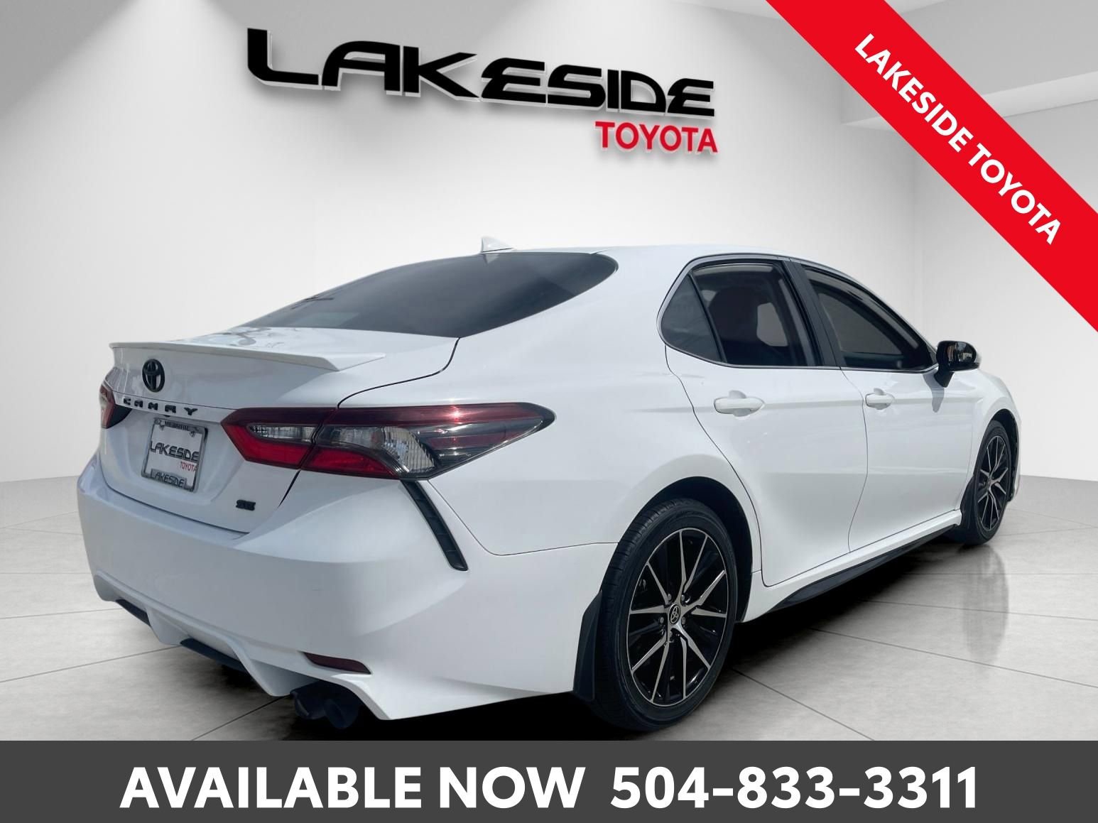 Used 2021 Toyota Camry SE FWD image 6