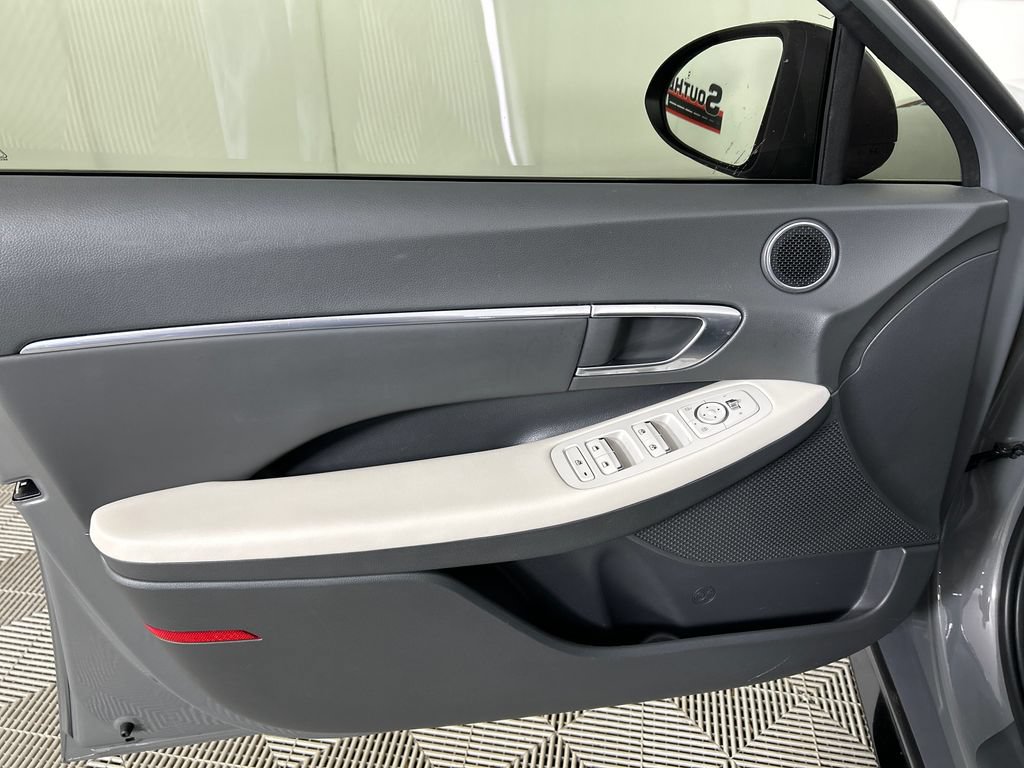 Used 2022 Hyundai Sonata SEL w/ Convenience Package FWD image 11