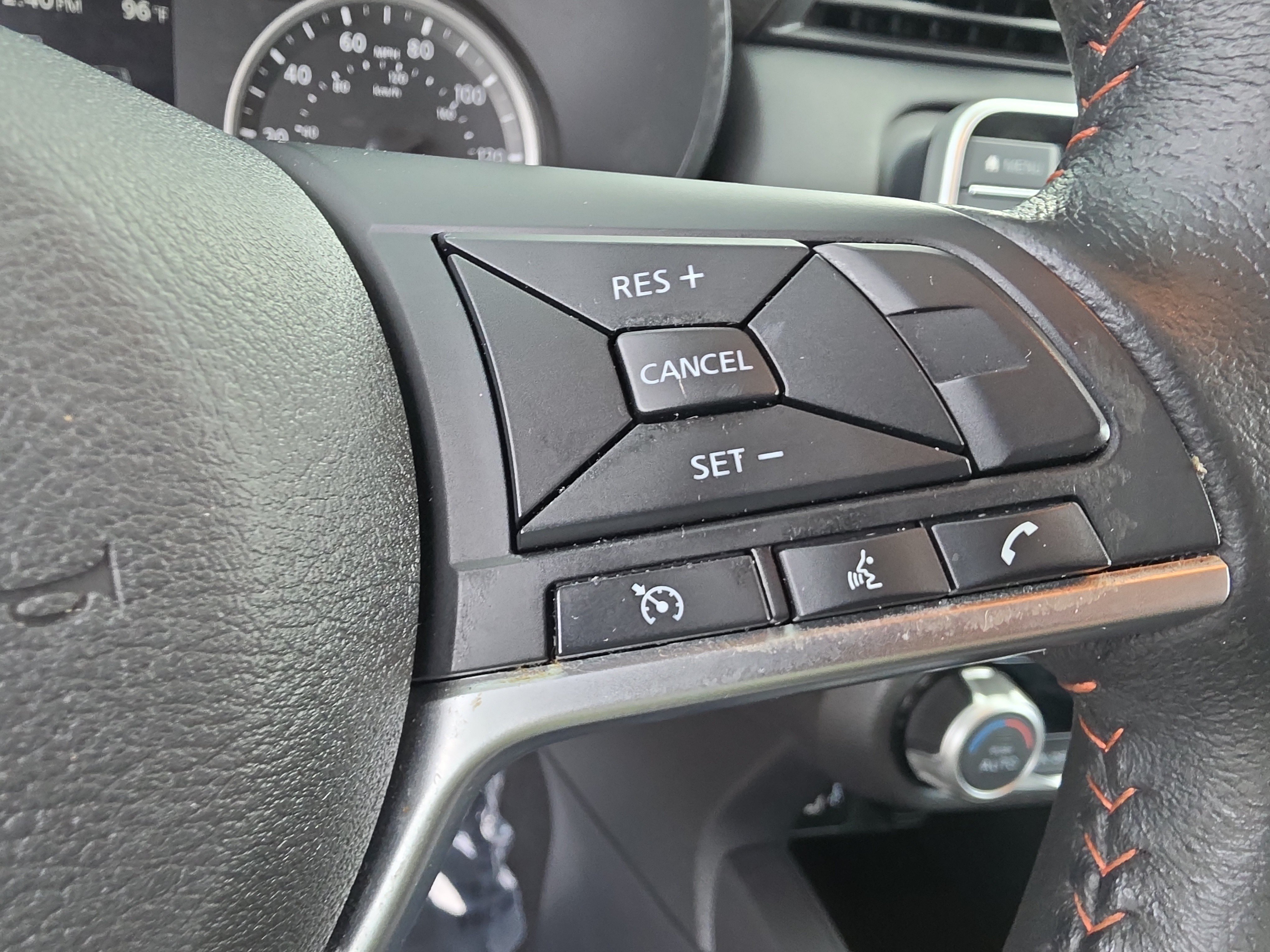 Used 2020 Nissan Versa SR FWD image 15