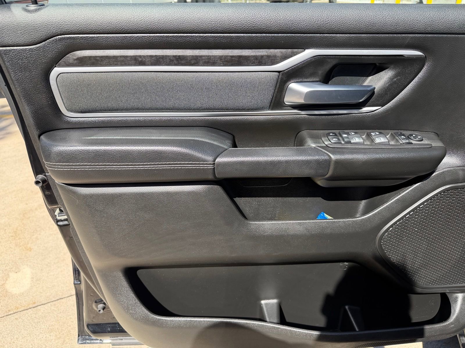 Used 2022 RAM 1500 Big Horn AWD/4WD image 9