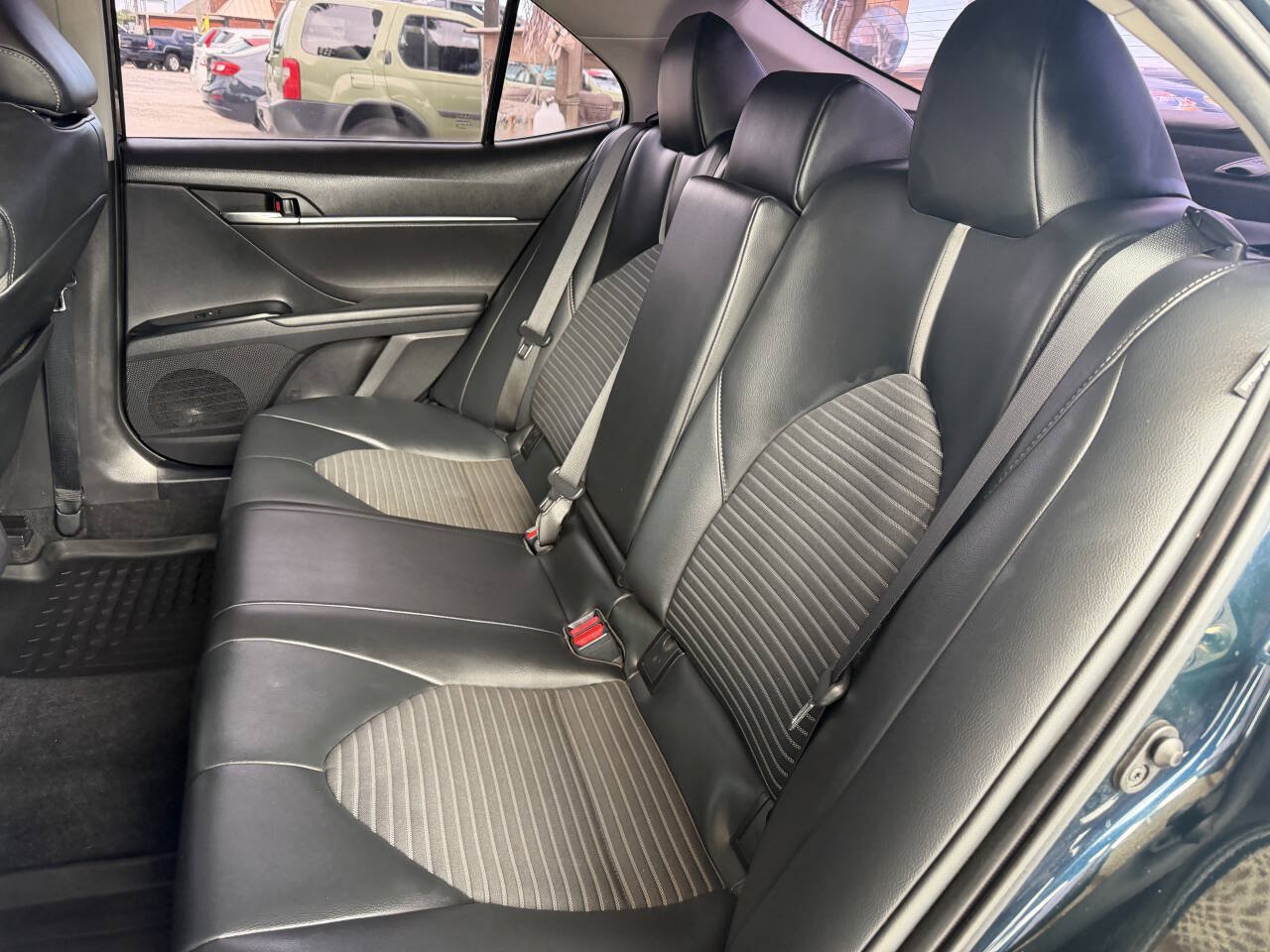 Used 2020 Toyota Camry SE FWD image 13