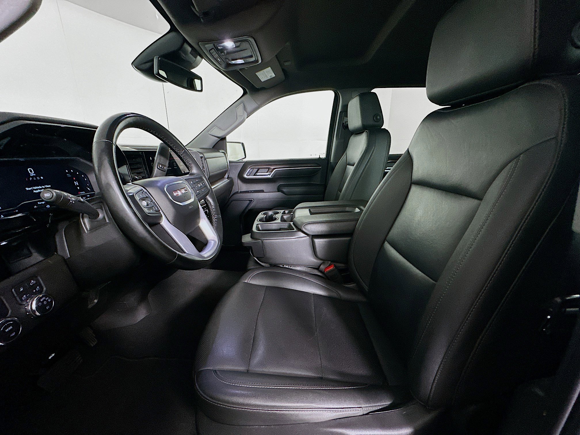 Used 2025 GMC Sierra 1500 SLT image 13