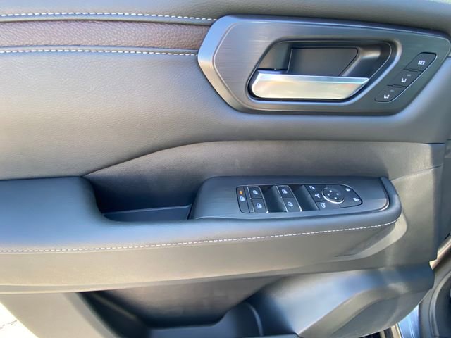 New 2026 Nissan Armada SL w/ Captain's Chari Seat Package image 20