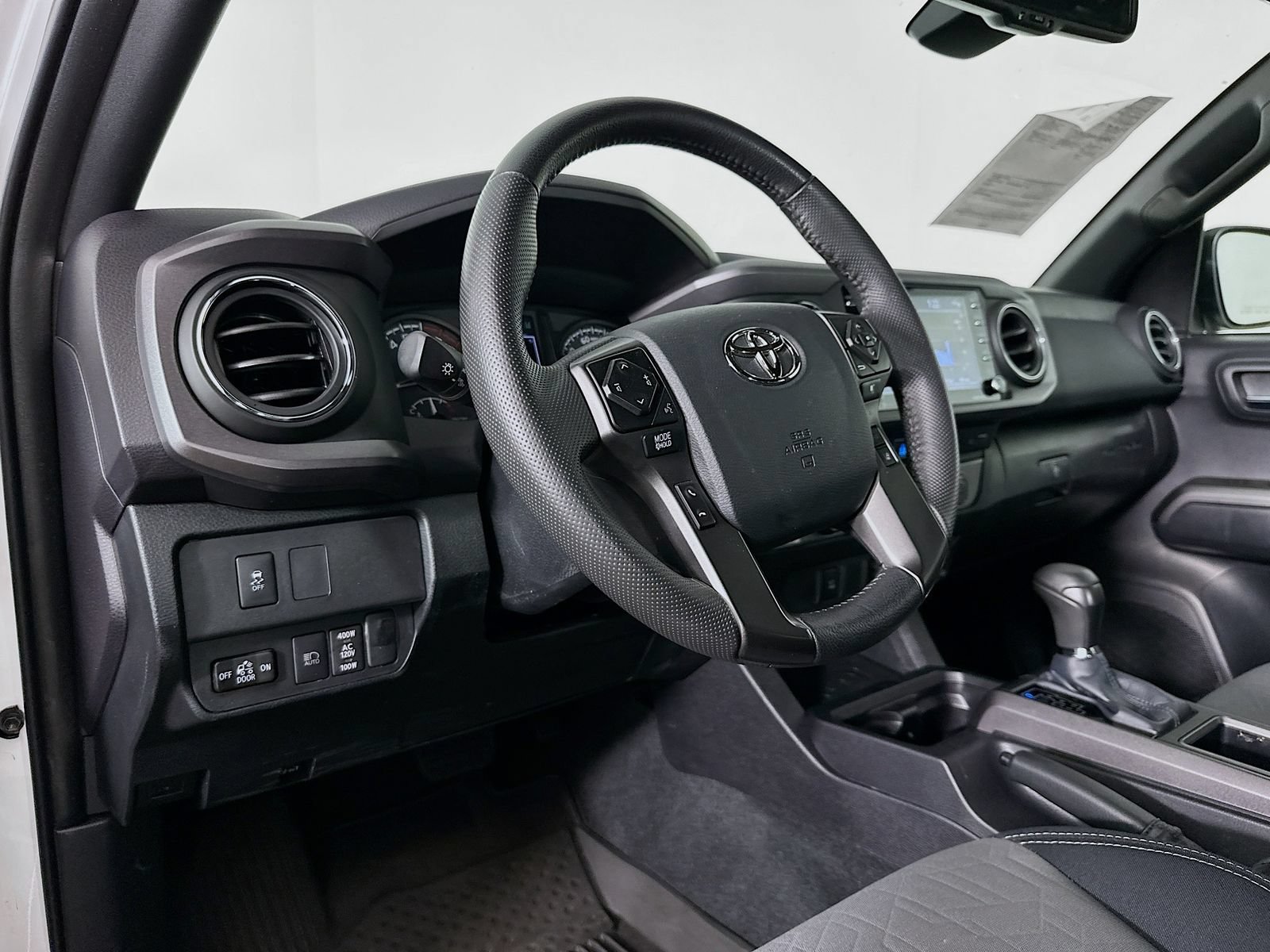 Certified 2023 Toyota Tacoma TRD Off-Road AWD/4WD image 9