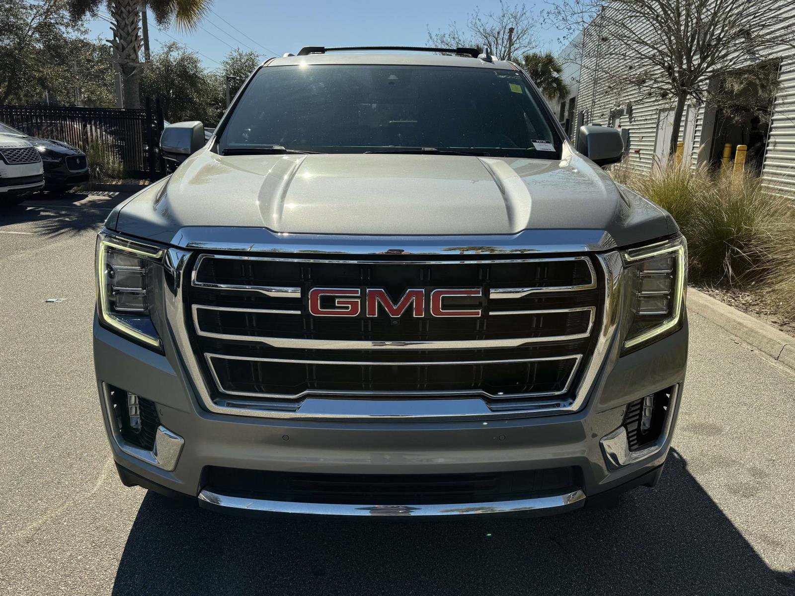 Used 2023 GMC Yukon SLT w/ SLT Luxury Package image 8