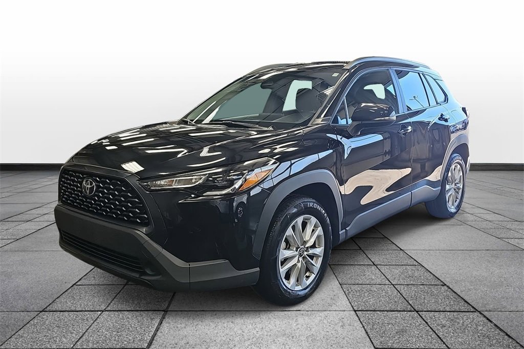 Used 2024 Toyota Corolla Cross LE image 1