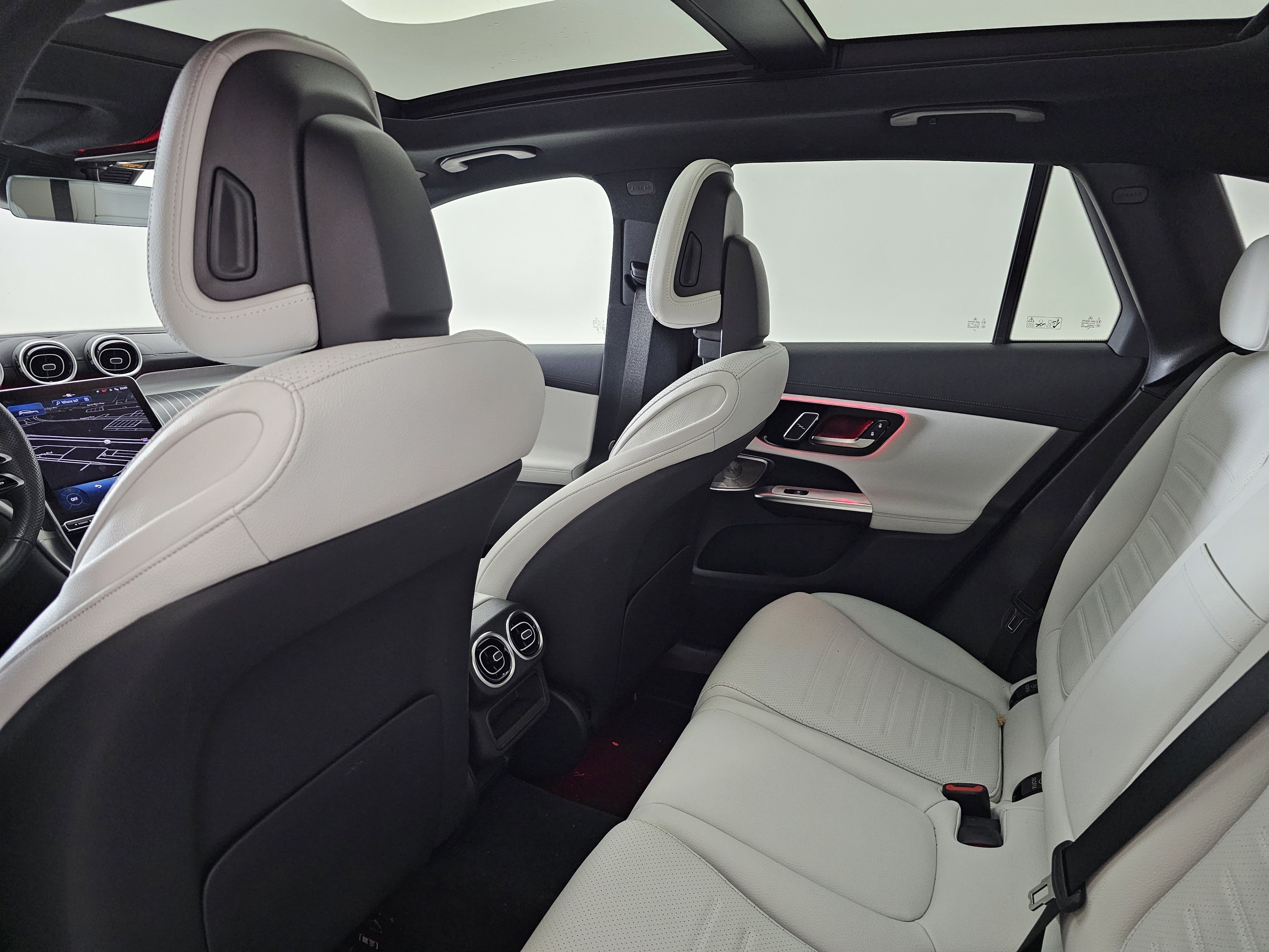 Used 2024 Mercedes-Benz GLC 300 4MATIC image 13