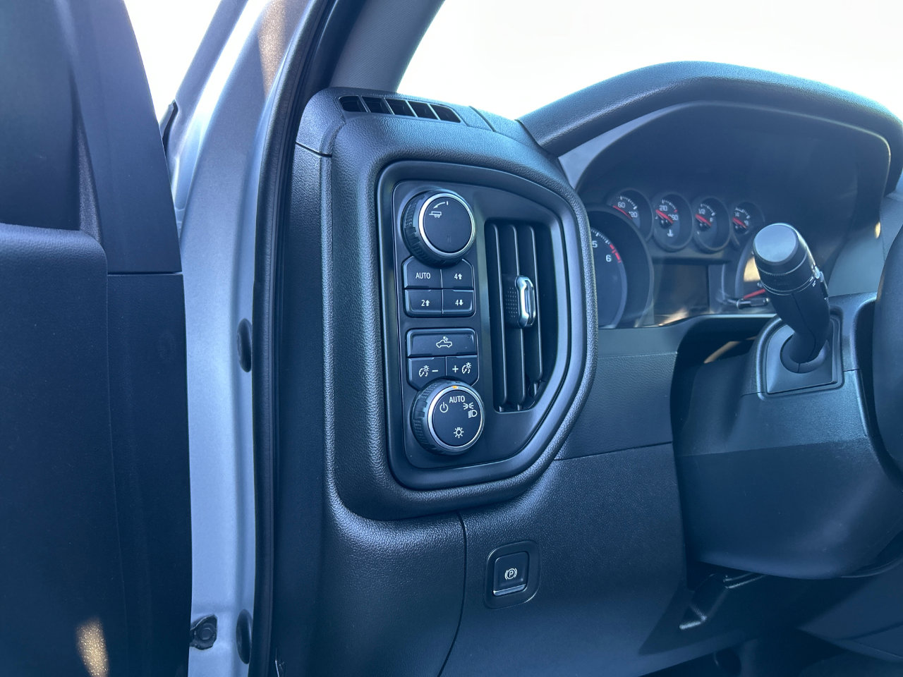 Used 2021 Chevrolet Silverado 1500 Custom Trail Boss image 6
