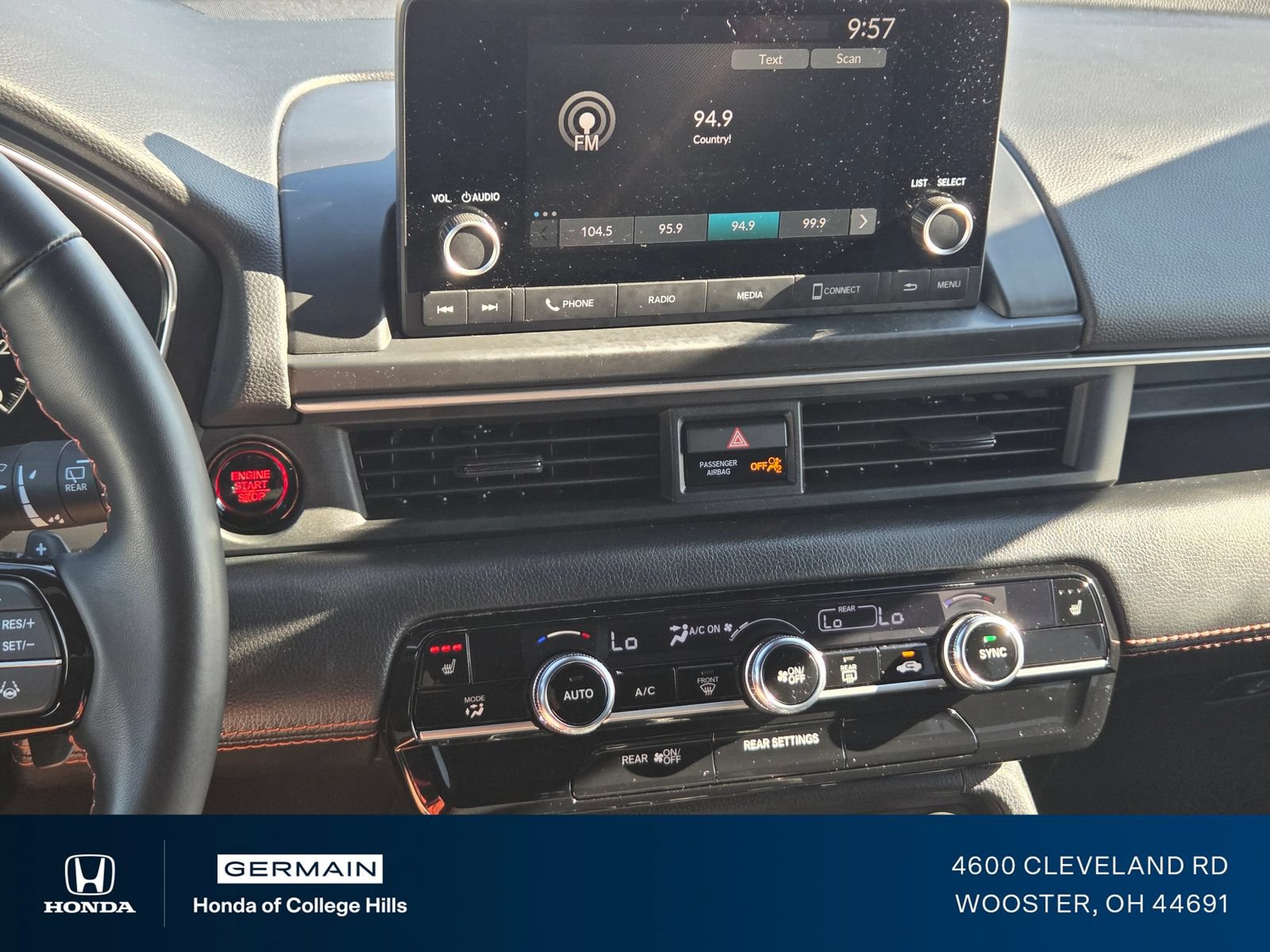 Used 2025 Honda Pilot Sport image 11