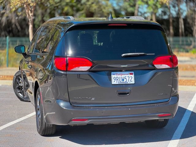Used 2018 Chrysler Pacifica Limited w/ Advanced Safetytec Group FWD image 15
