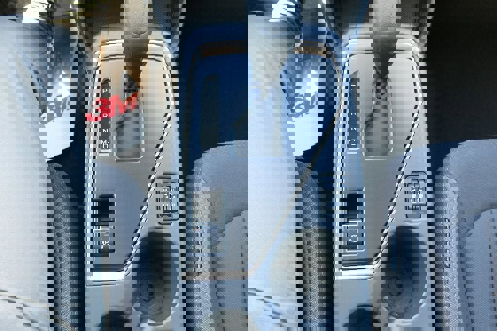 Used 2025 Subaru Crosstrek 2.0i Premium image 30