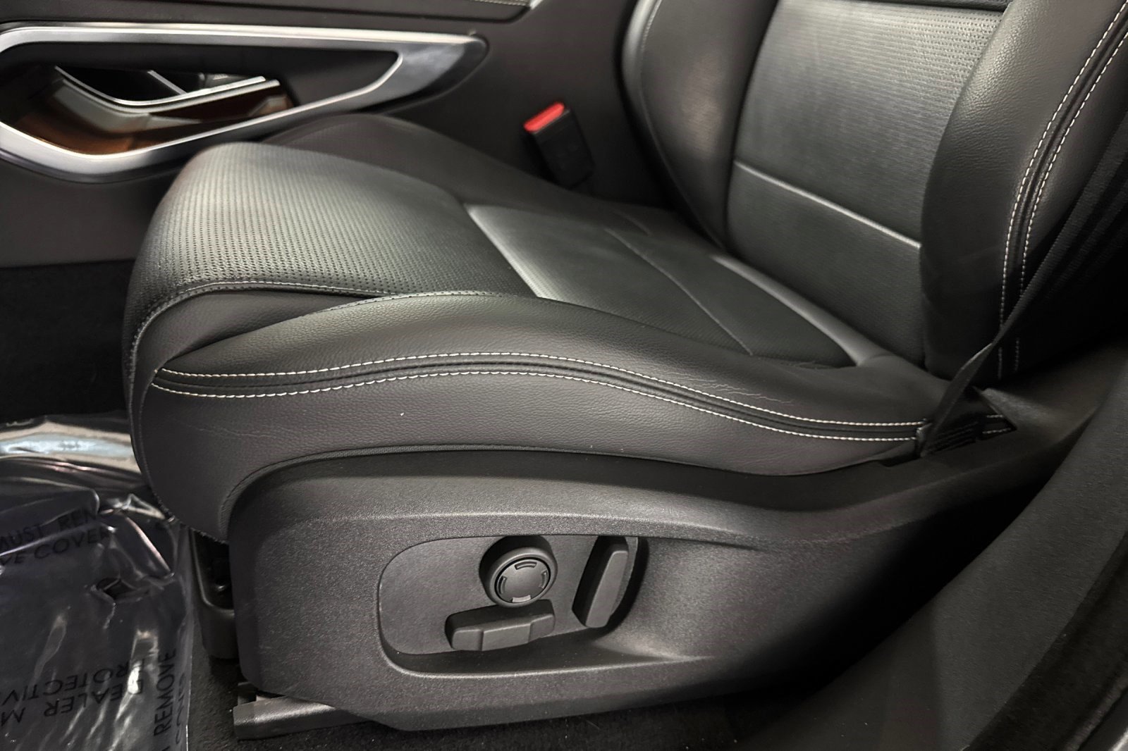 Used 2024 Jaguar F-PACE R-Dynamic S image 14