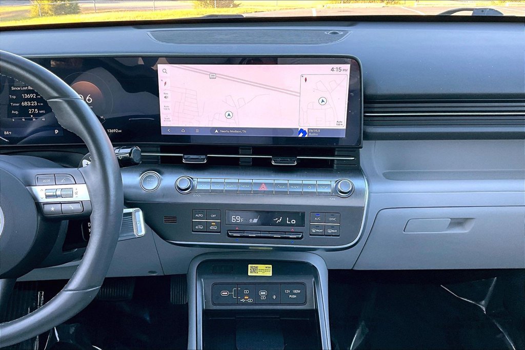 Used 2025 Hyundai Kona SEL FWD image 11