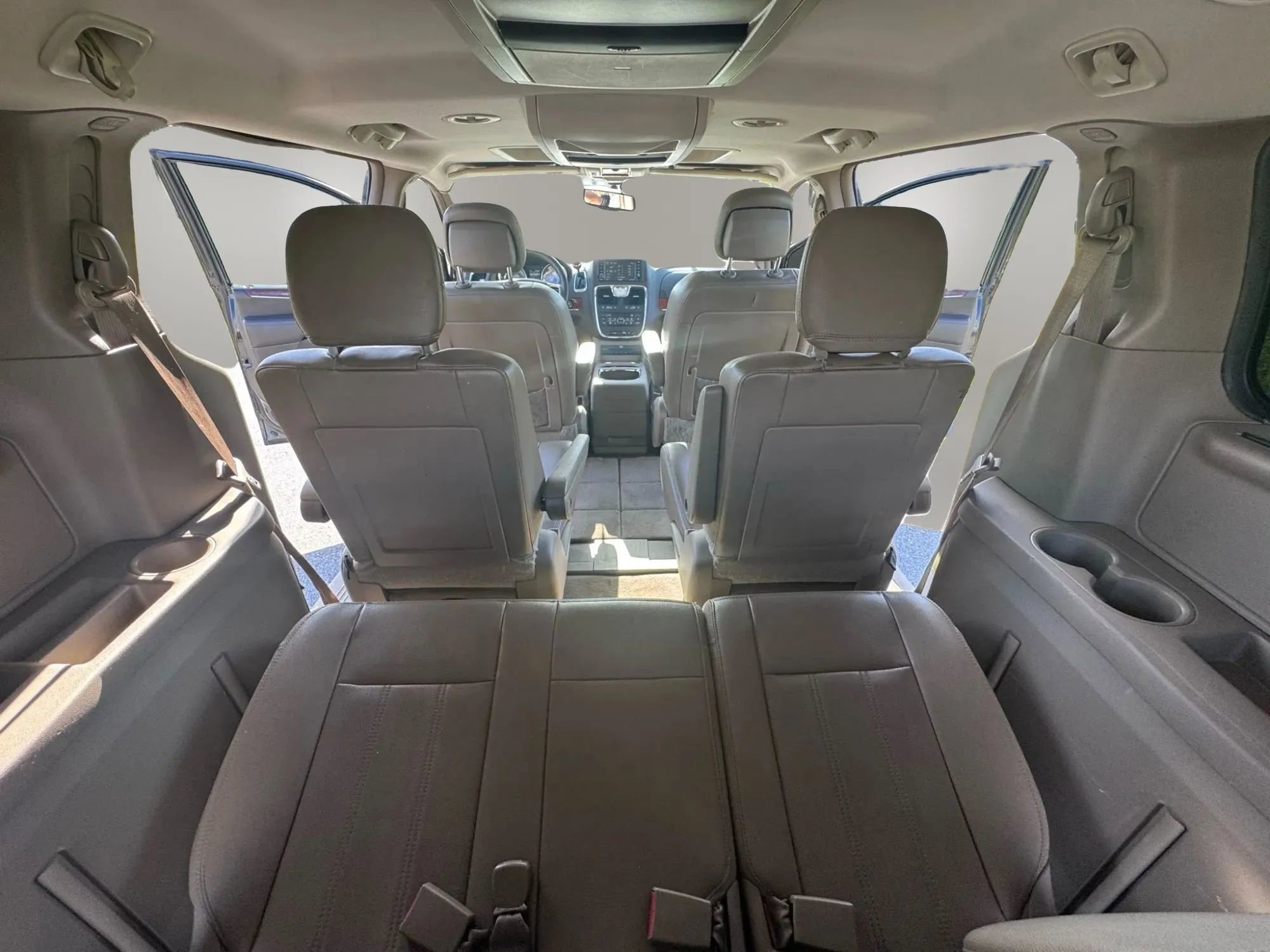 Used 2014 Chrysler Town & Country Touring-L w/ Driver Convenience Group FWD image 16