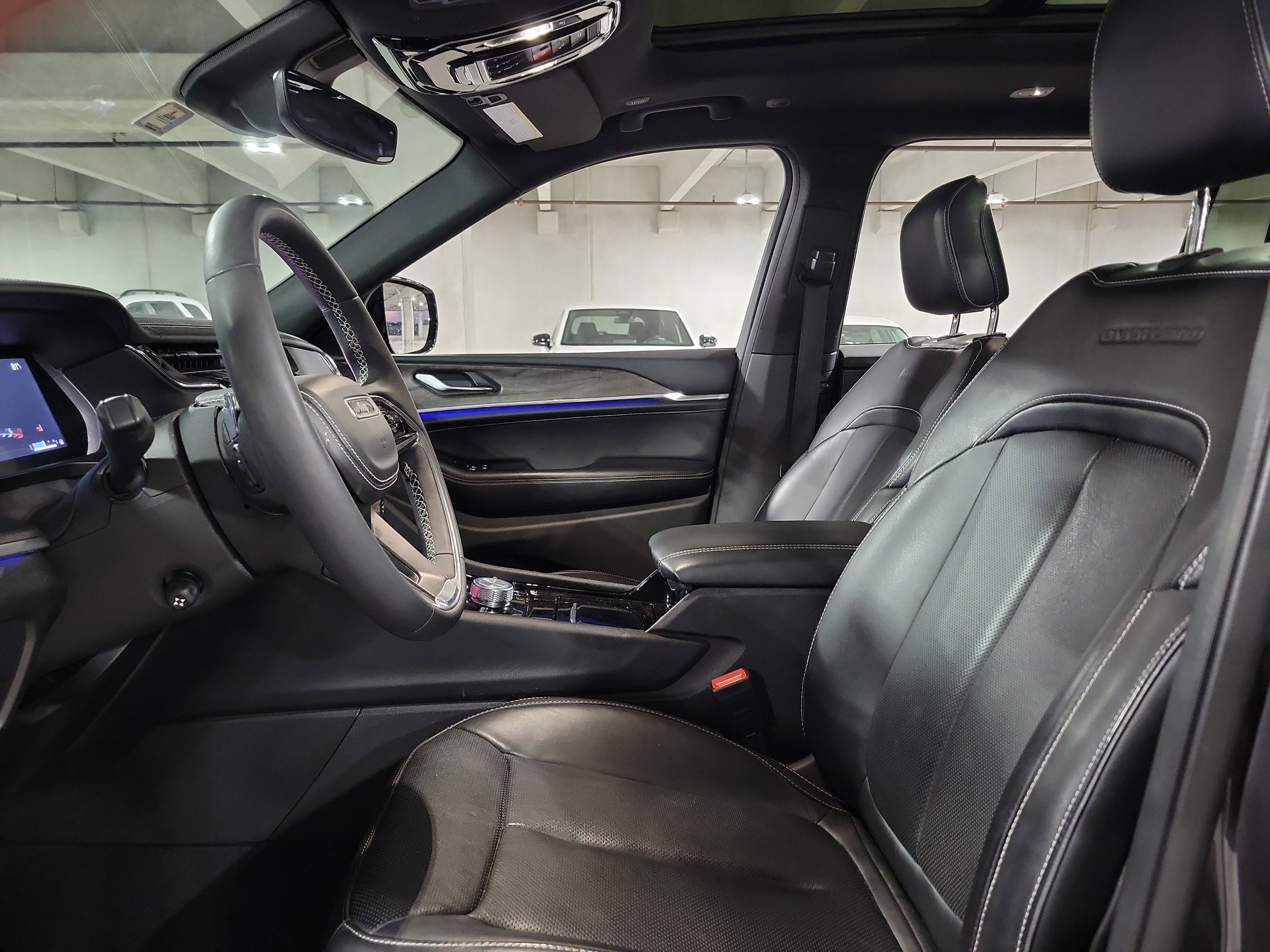 Used 2023 Jeep Grand Cherokee L Overland image 25