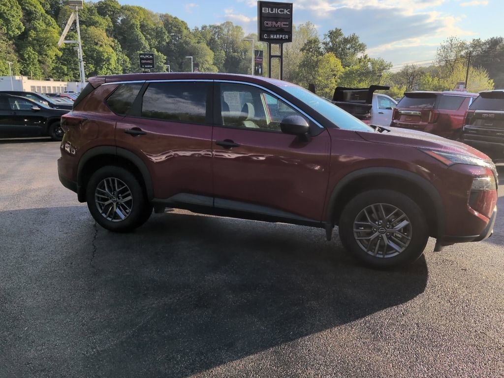 Used 2025 Nissan Rogue S AWD/4WD image 6