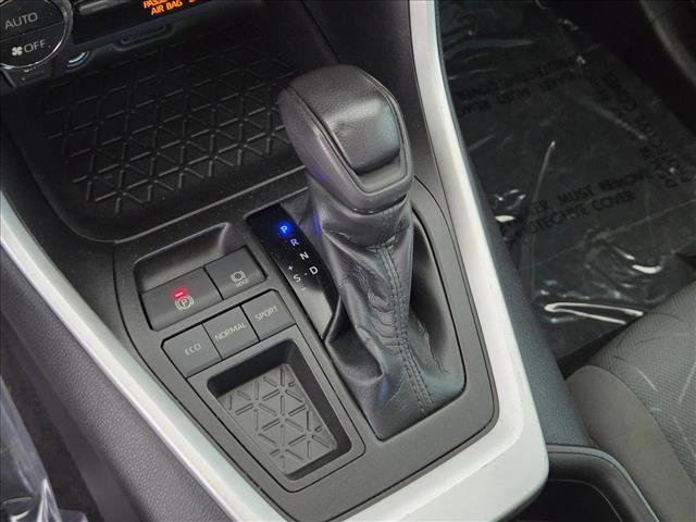 Used 2022 Toyota RAV4 XLE image 12