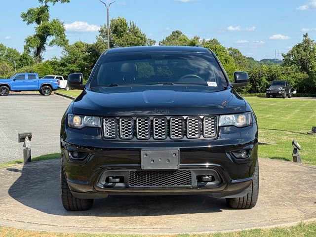 Used 2019 Jeep Grand Cherokee Altitude AWD/4WD image 2