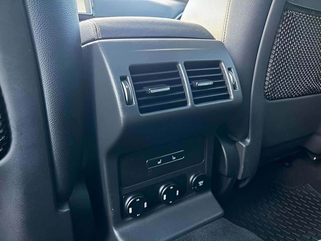 Used 2019 Jaguar F-PACE Prestige image 17