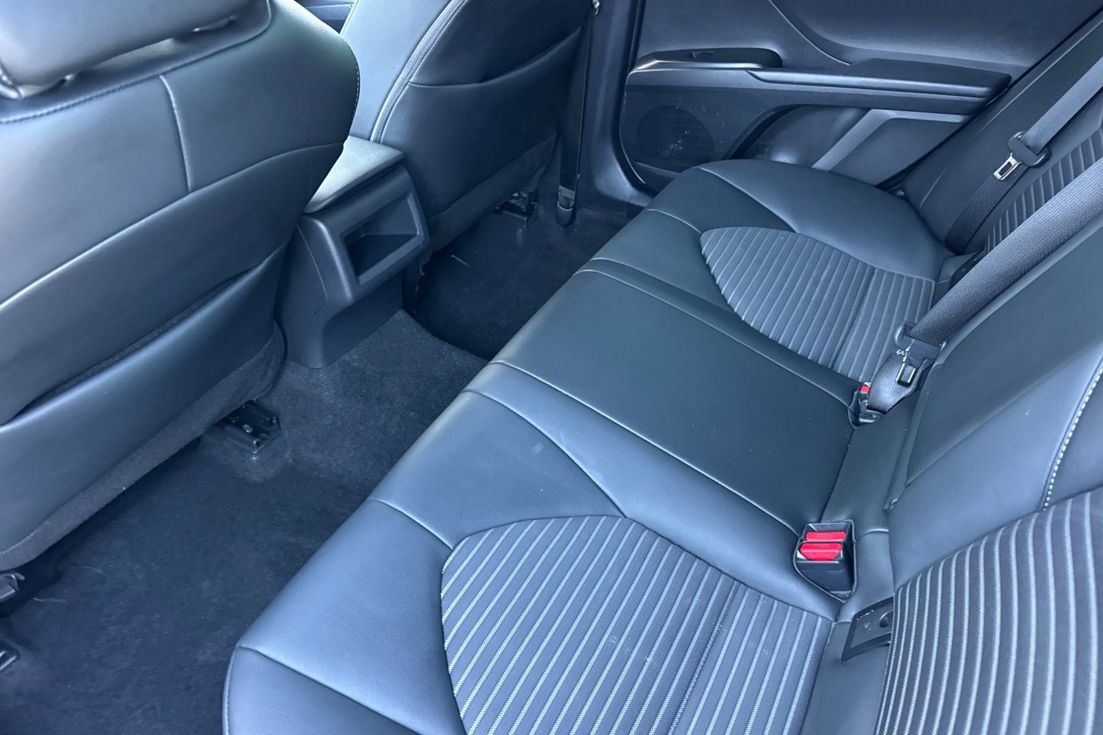 Used 2024 Toyota Camry SE w/ Convenience Package FWD image 25