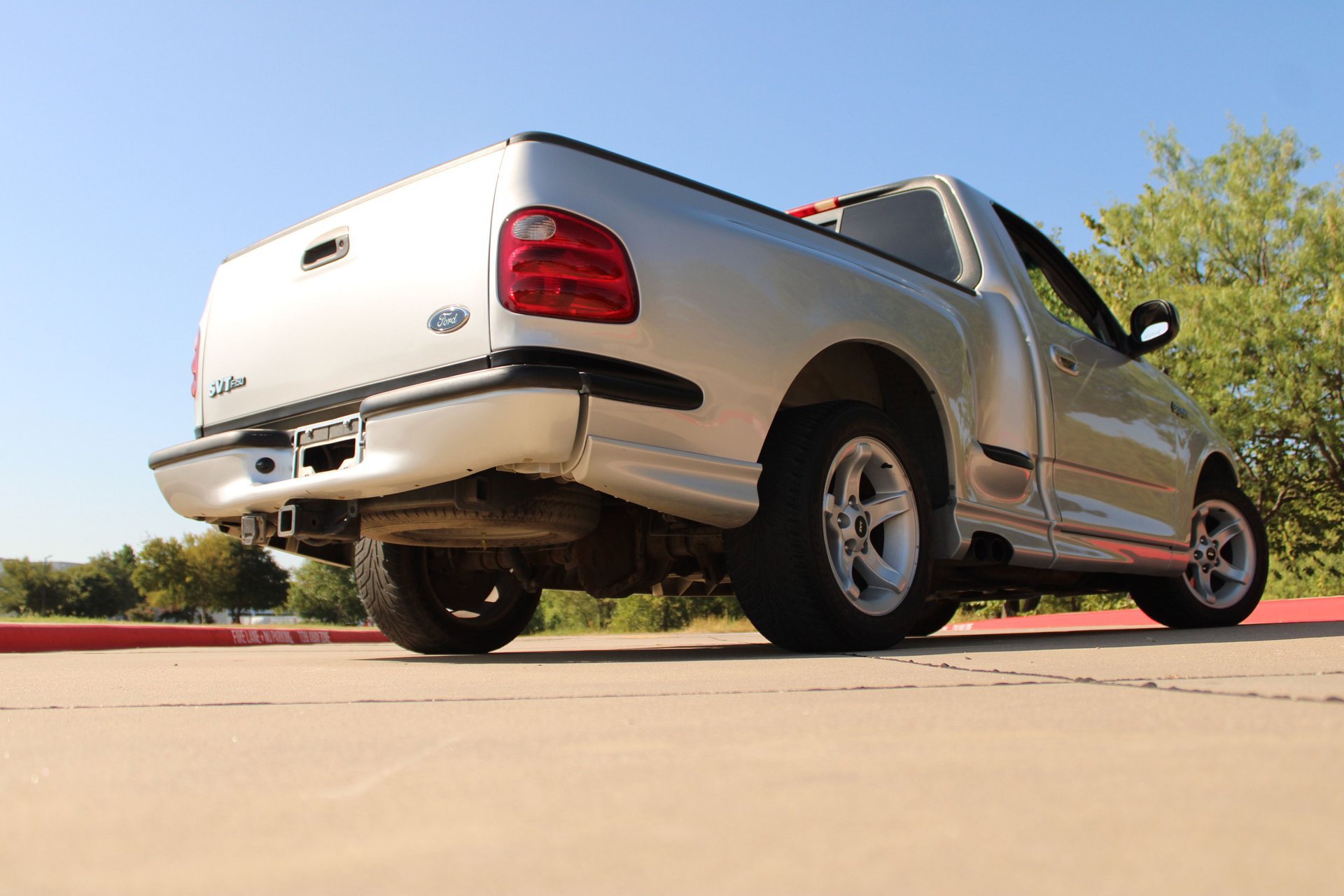 Used 2000 Ford F150 Lightning RWD image 16