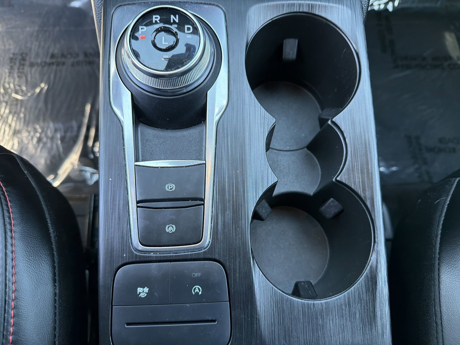 Used 2025 Ford Escape ST-Line w/ Cold Weather Package image 9