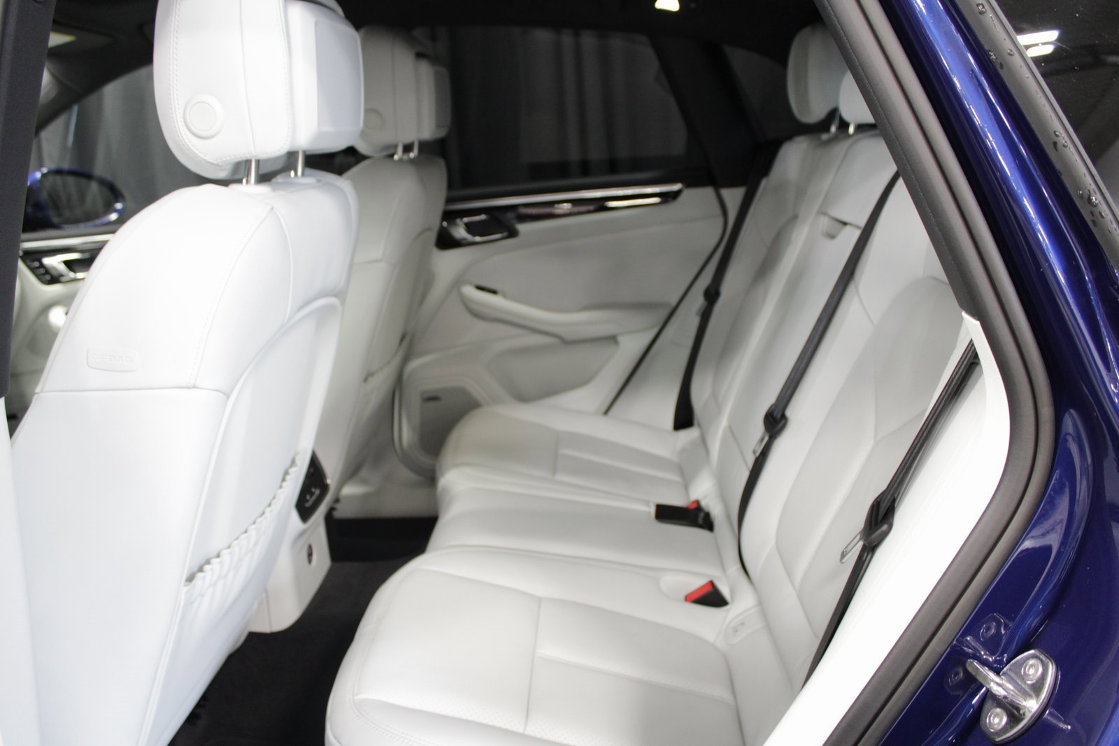 New 2026 Porsche Macan image 21