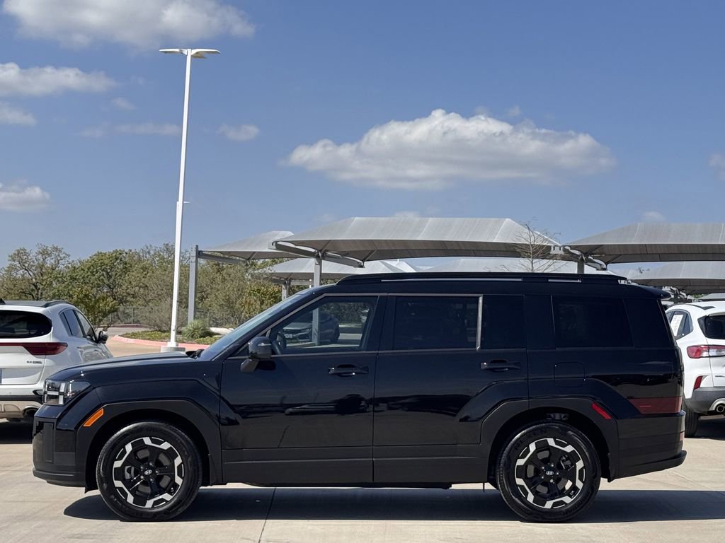 Used 2025 Hyundai Santa Fe SEL FWD image 3