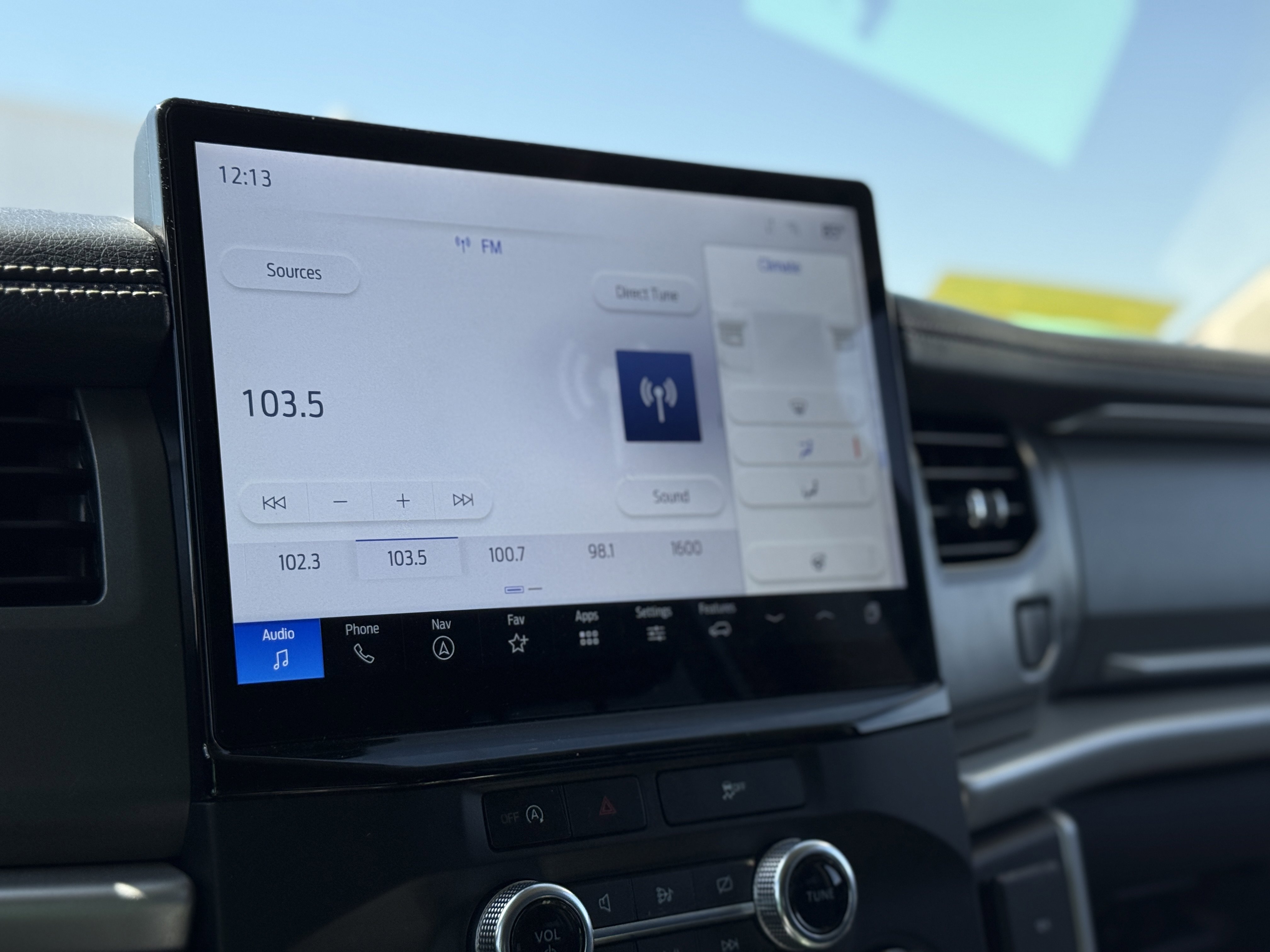 Used 2024 Ford Expedition XLT image 13