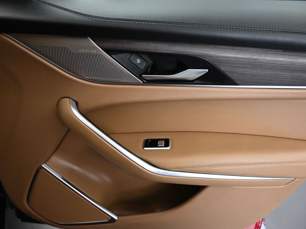 Used 2023 Jaguar F-PACE S image 44