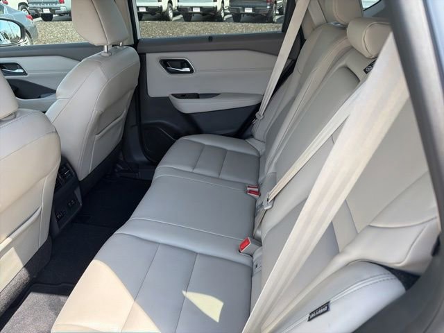 Used 2021 Nissan Rogue SL w/ Premium Package image 17