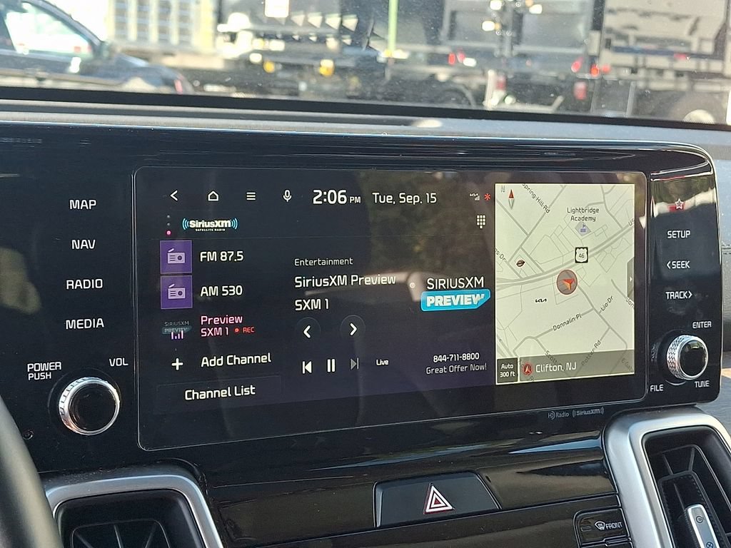 Certified 2022 Kia Sorento S w/ Panoramic Sunroof Package AWD/4WD image 22