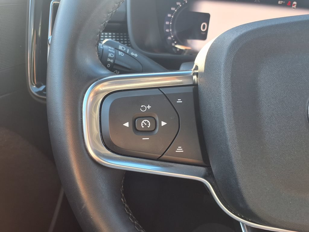 Certified 2023 Volvo XC40 B5 Plus w/ Climate Package AWD/4WD image 27