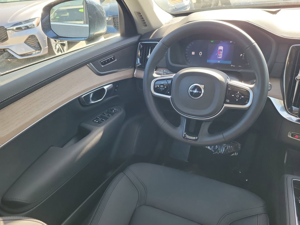 Certified 2025 Volvo XC90 B5 Plus image 21