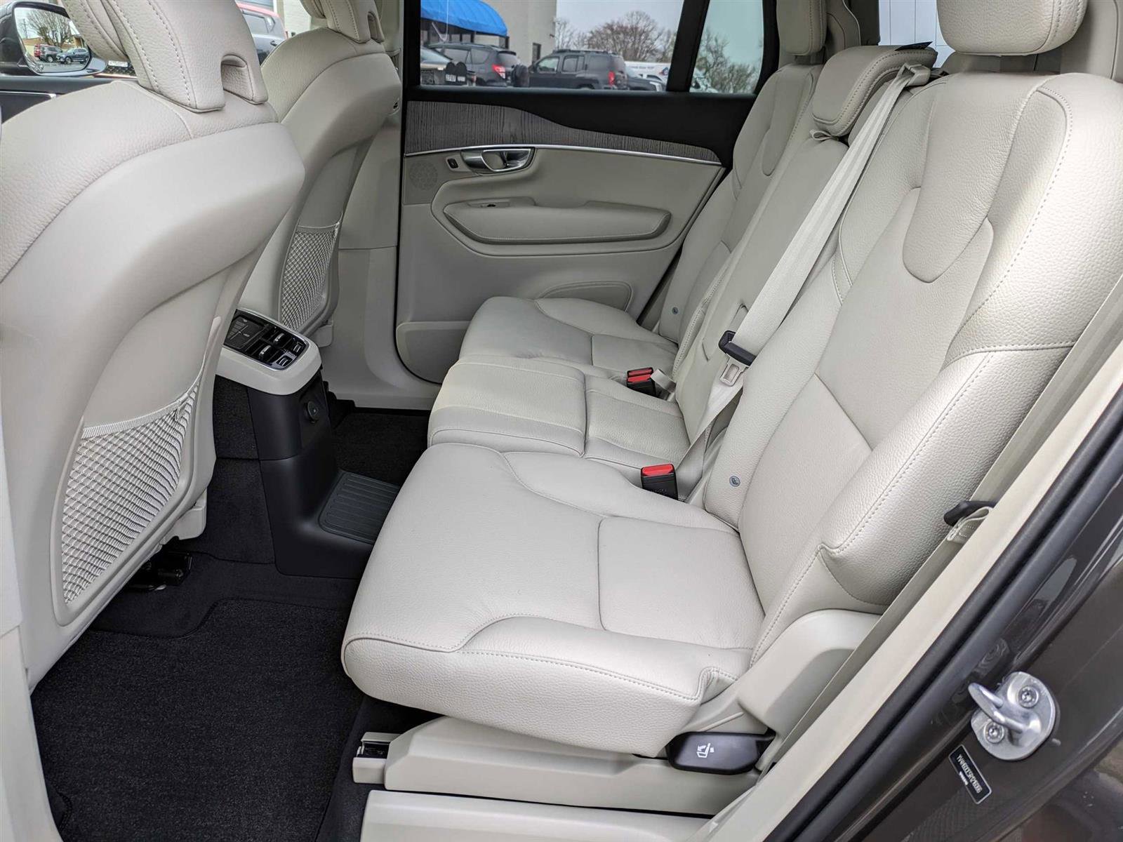 New 2024 Volvo XC90 T8 Plus image 35