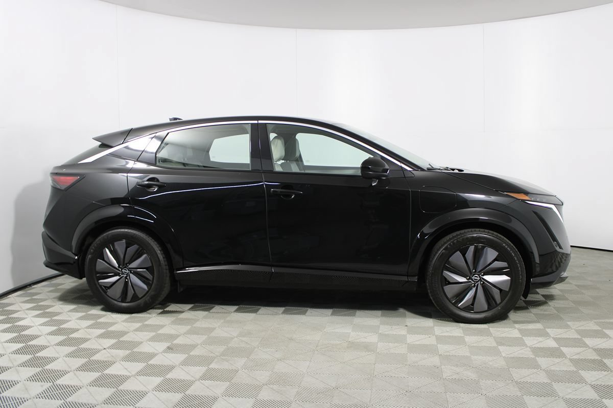 Used 2023 Nissan Ariya FWD image 32