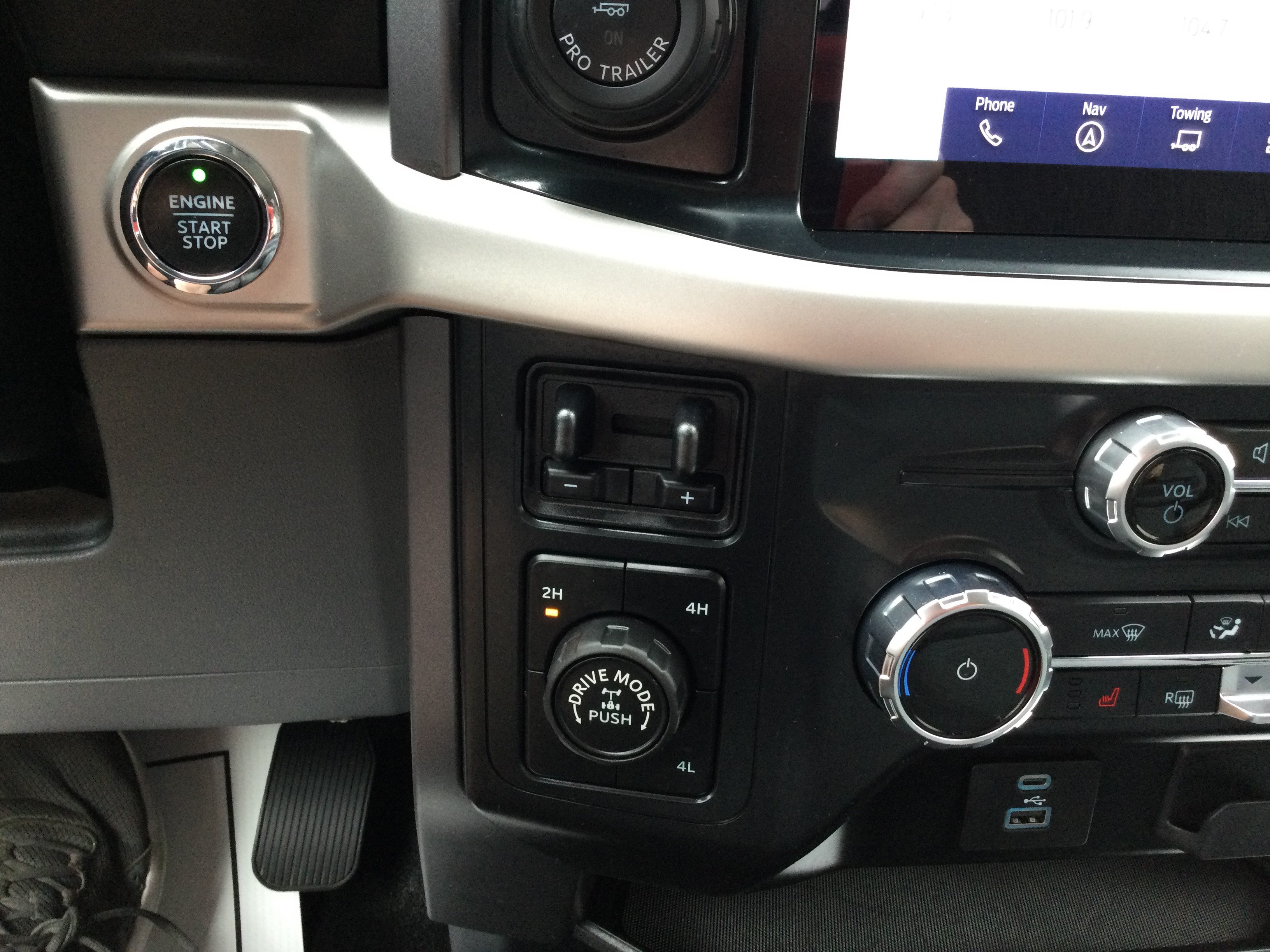 Used 2022 Ford F150 XLT w/ Equipment Group 302A High AWD/4WD image 16