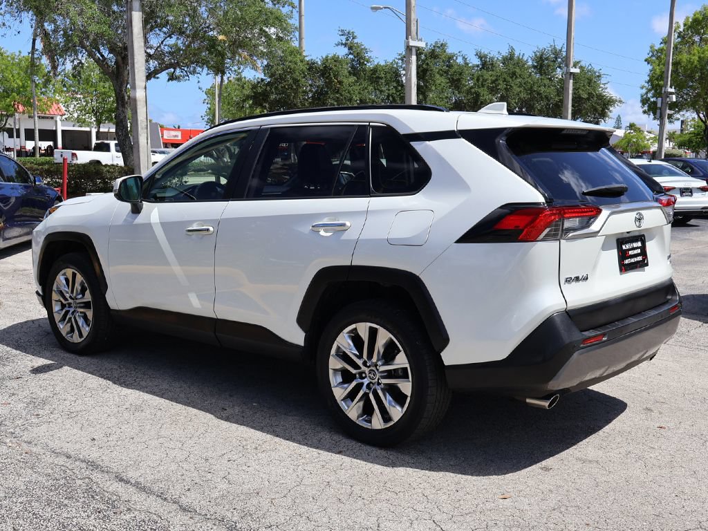 Used 2019 Toyota RAV4 Limited w/ Advanced Technology Package AWD/4WD image 9
