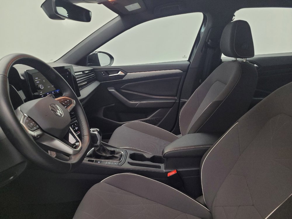 Used 2025 Volkswagen Jetta Sport FWD image 17