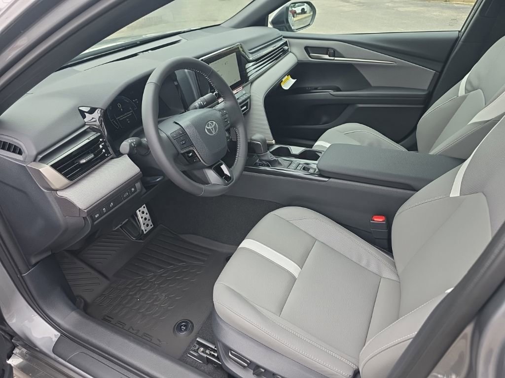 New 2026 Toyota Camry SE FWD image 7