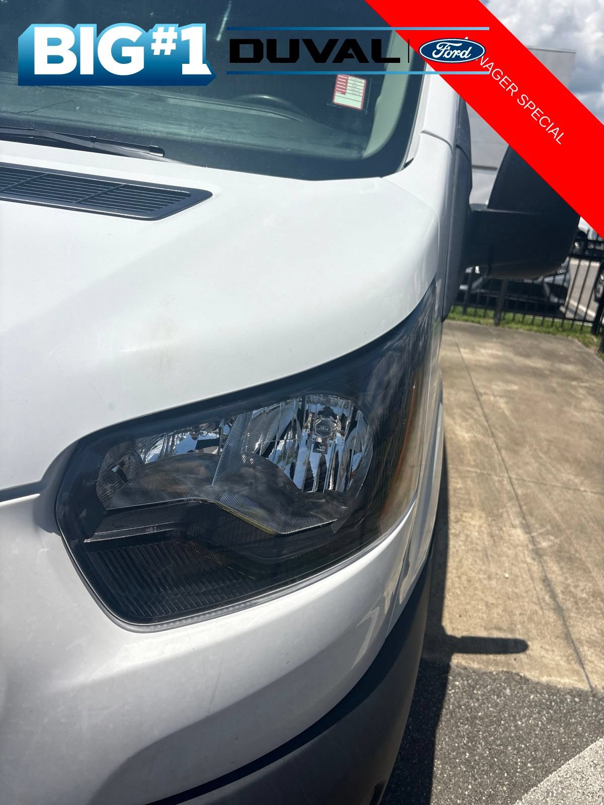Used 2024 Ford Transit 250 148 Medium Roof RWD image 7