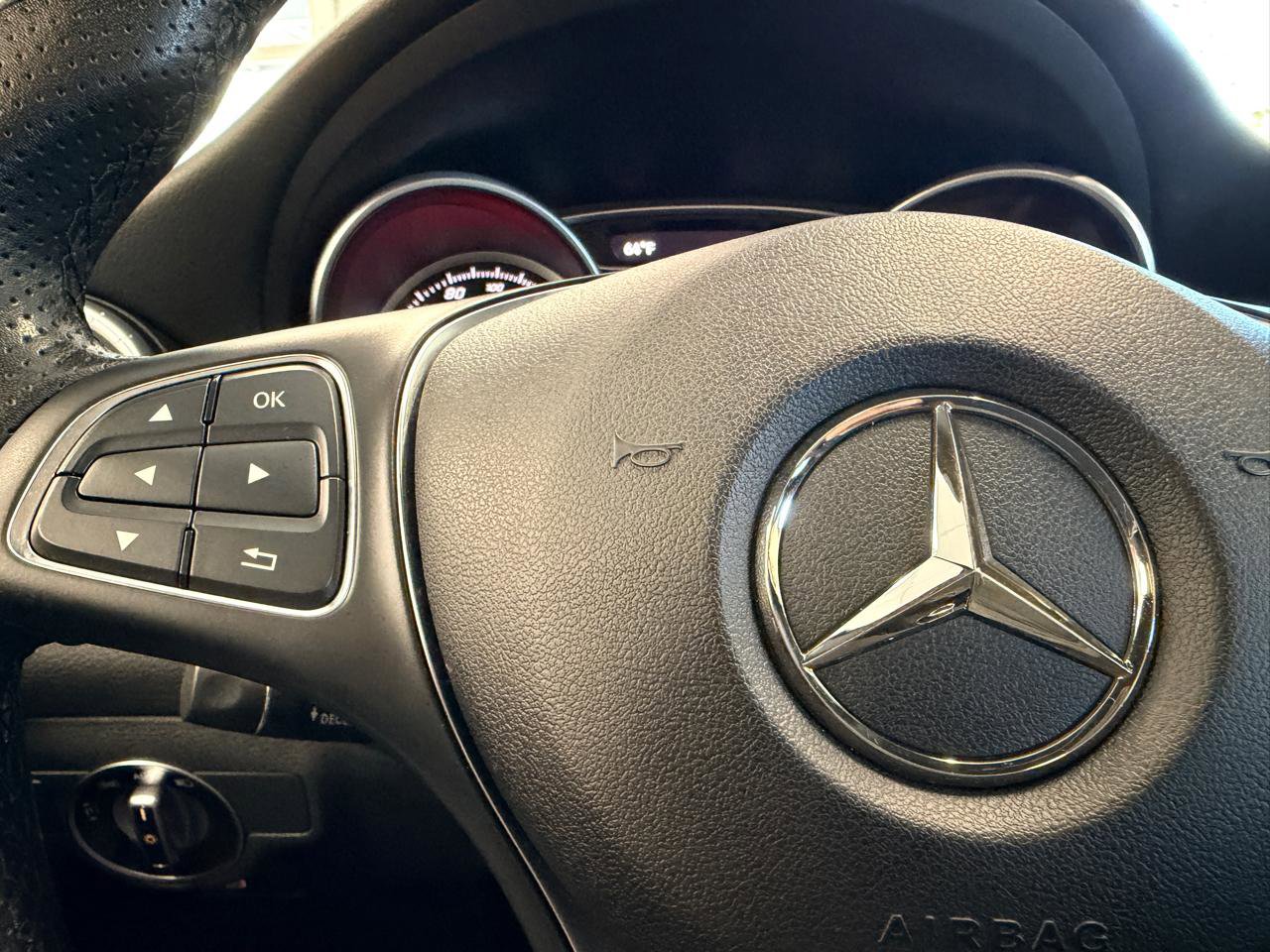 Used 2018 Mercedes-Benz CLA 250 image 32