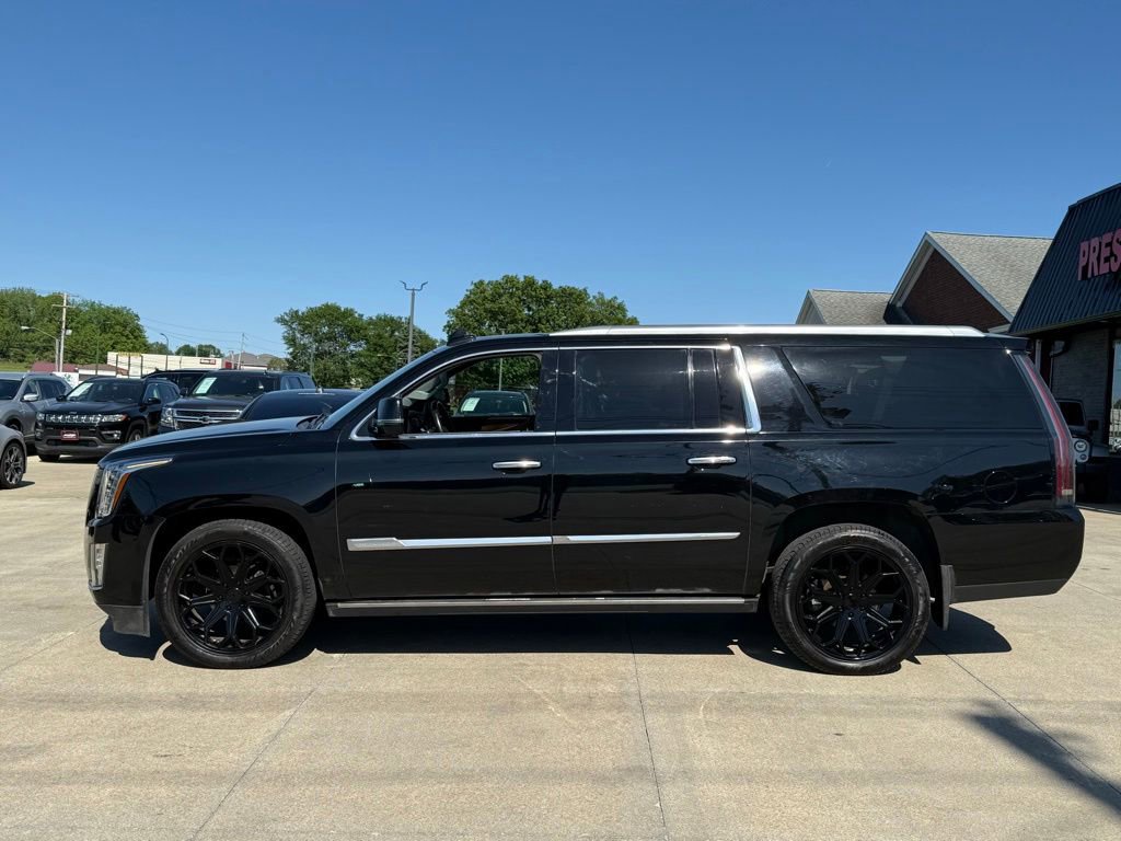 Used 2016 Cadillac Escalade ESV Premium AWD/4WD image 4