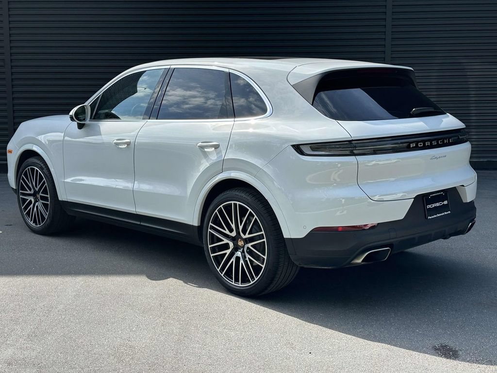 Certified 2026 Porsche Cayenne AWD/4WD image 3