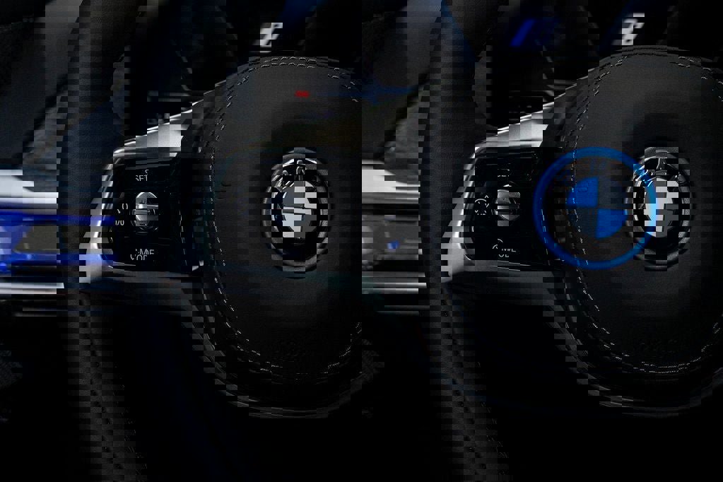 Used 2025 BMW i7 eDrive50 w/ Premium Package RWD image 26